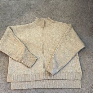 Vici sweater size medium
